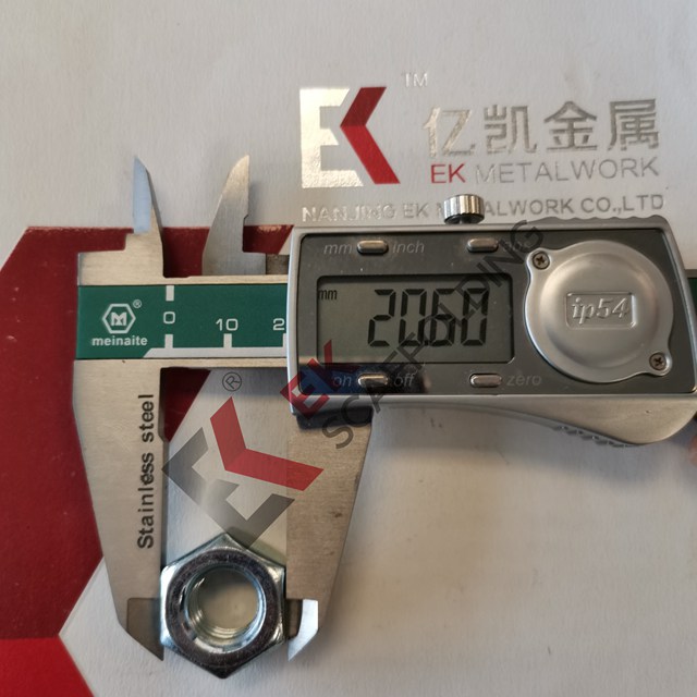 Ořechov&aacute; lešen&iacute; Př&iacute;slušenstv&iacute; Matice 