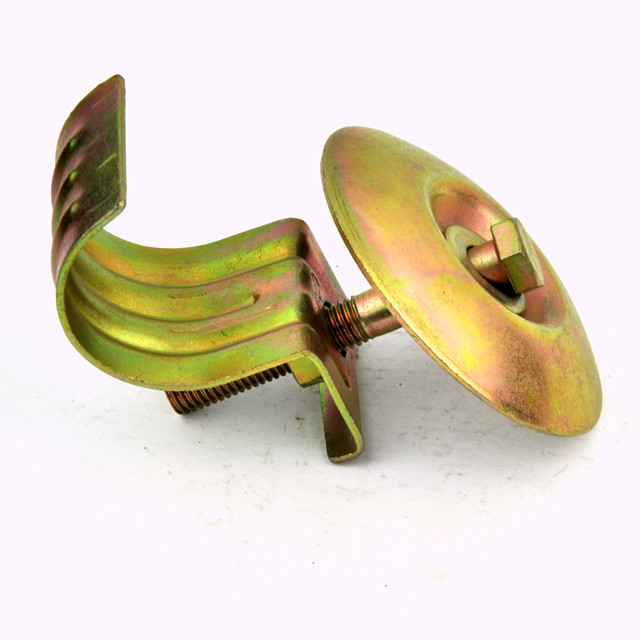 Stisknuté klip na desce lešení