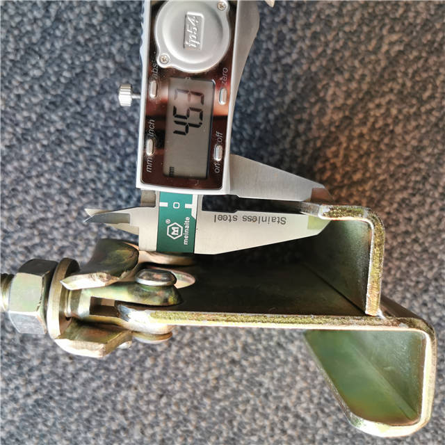 Stisknut&aacute; deska Coupler Show 02