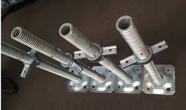 Šroubovac&iacute; jack show 02