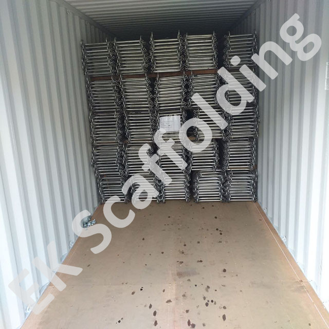 Ocelov&yacute; žebř&iacute;k show 05