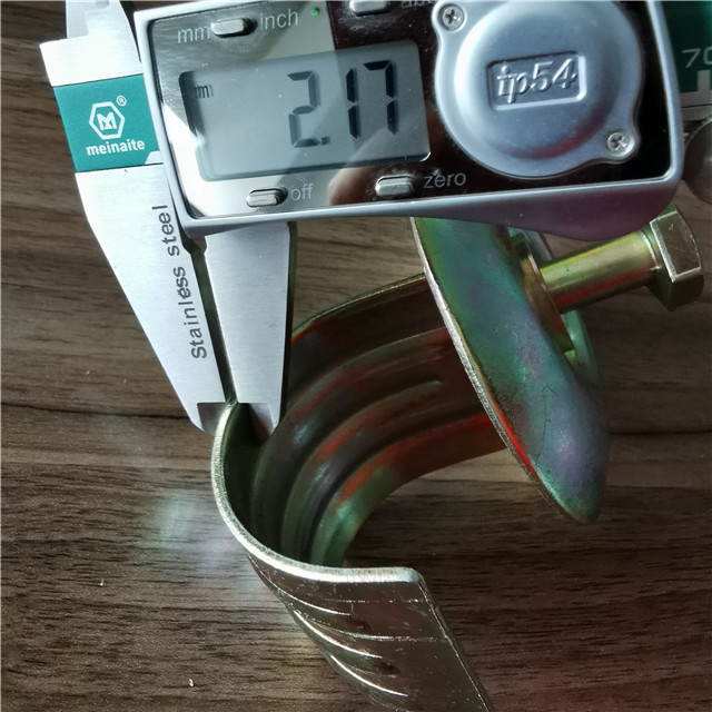 Show toe board clip 06