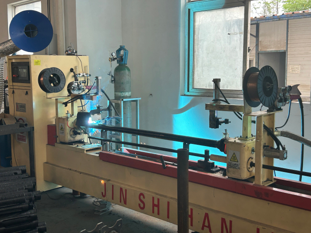 Nastavitelné svařovací sloupky