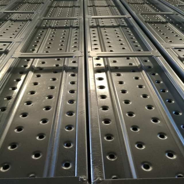 250*50 mm galvanizovaná ocelová prkna pro konstrukci BS1139
