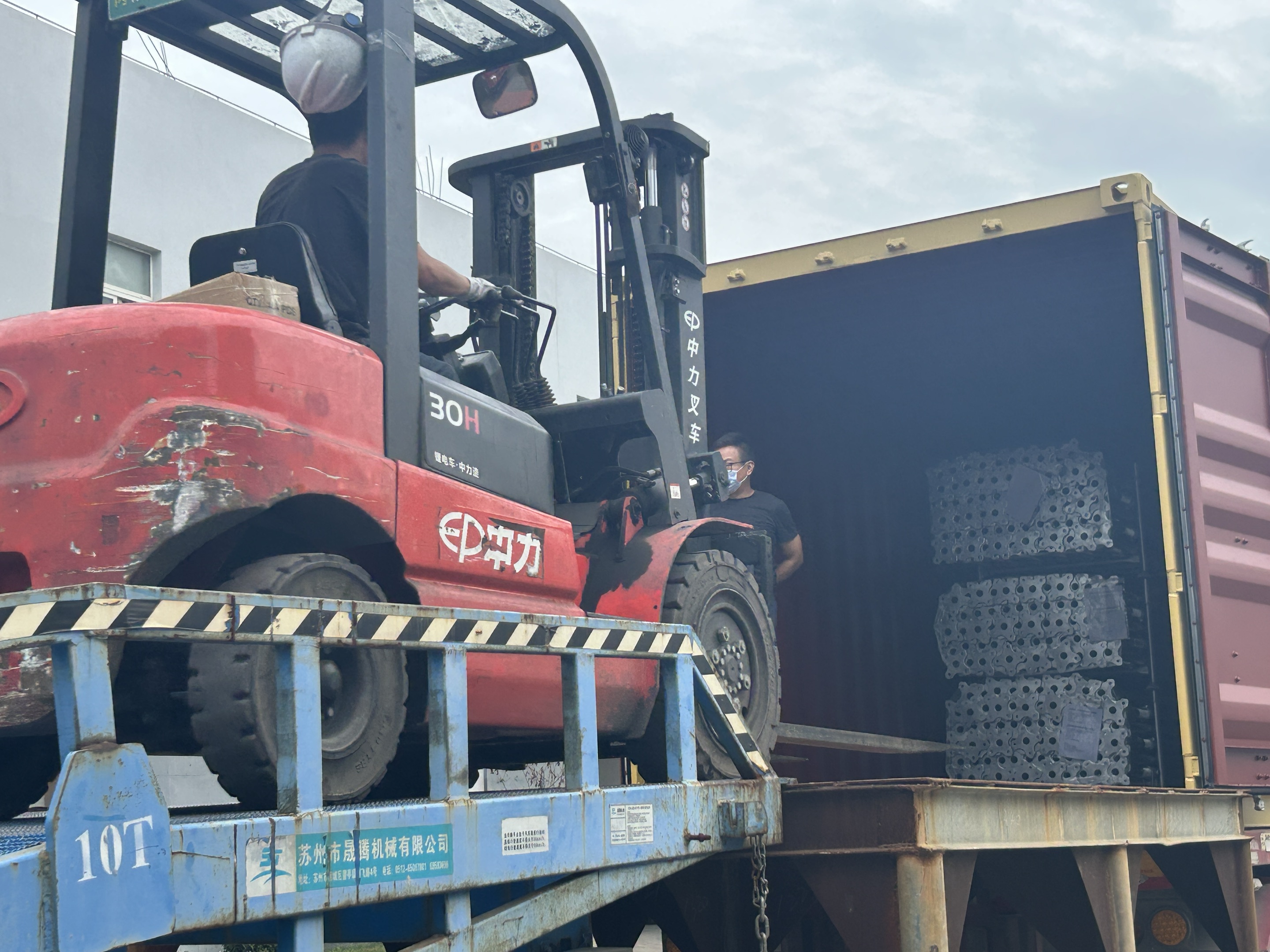 ocelov&eacute; podpěry 