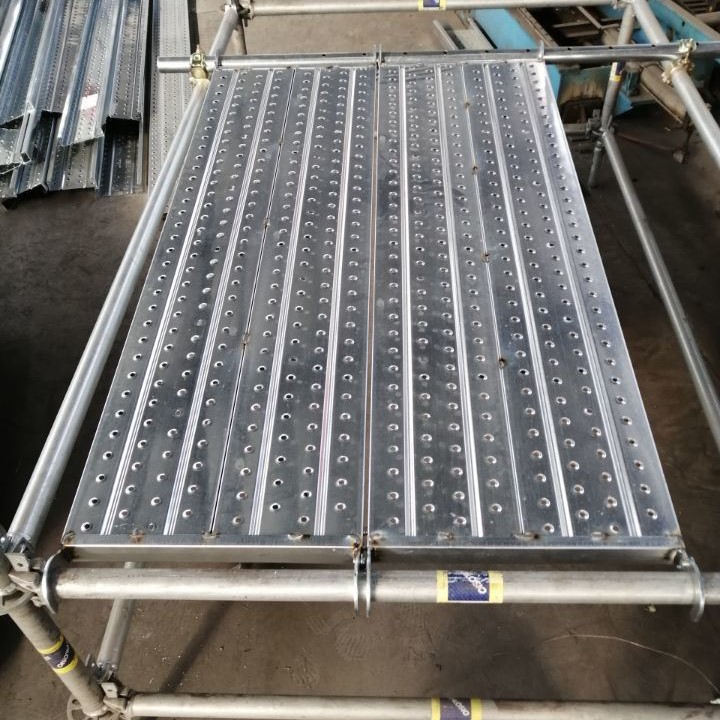 Schody lešení mola