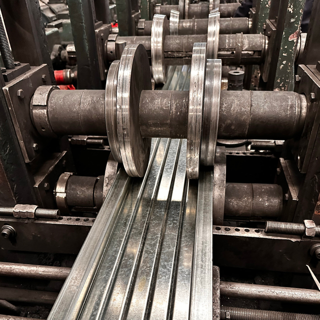 Uzavřen&aacute; ocelov&aacute; prkna