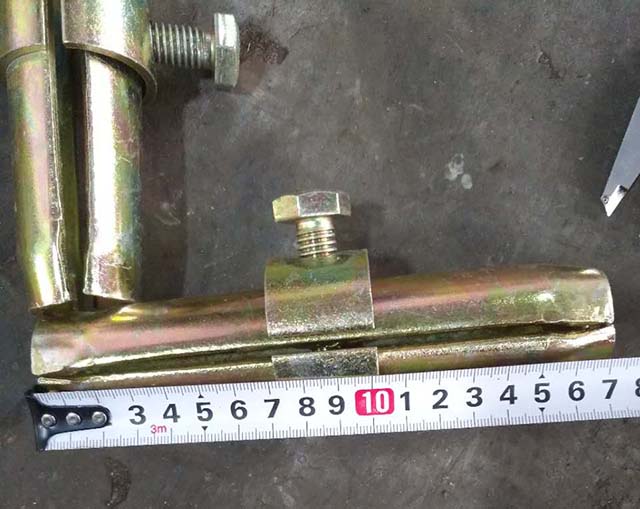 Lisovan&yacute; kloubov&yacute; kol&iacute;k 08