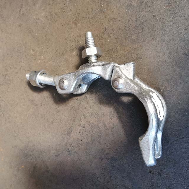 Drop kované lešení americké poloviční vazby