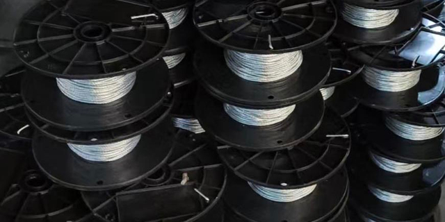 Ocelov&yacute; dr&aacute;těn&yacute; lano3