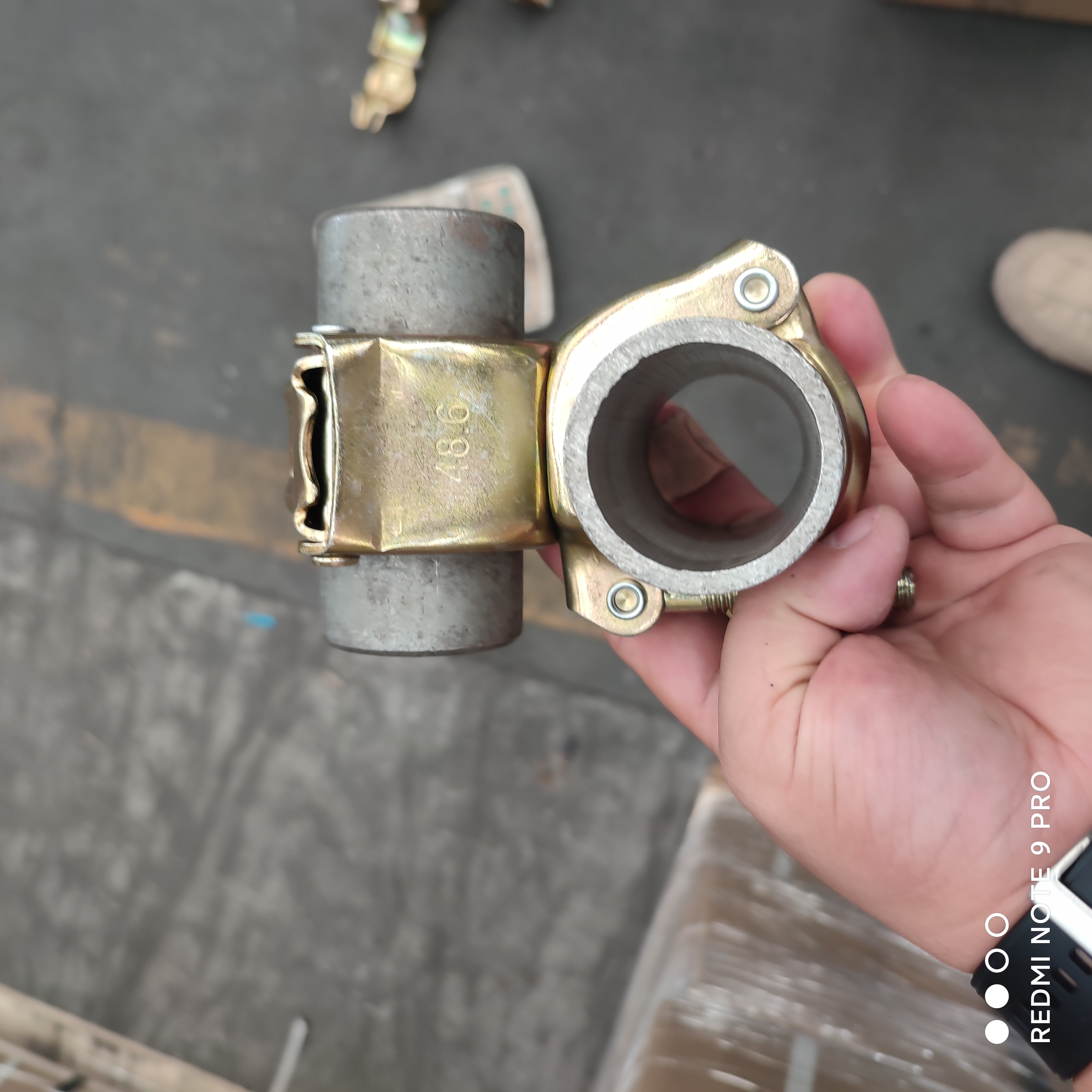 lisovan&aacute; otočn&aacute; spojka