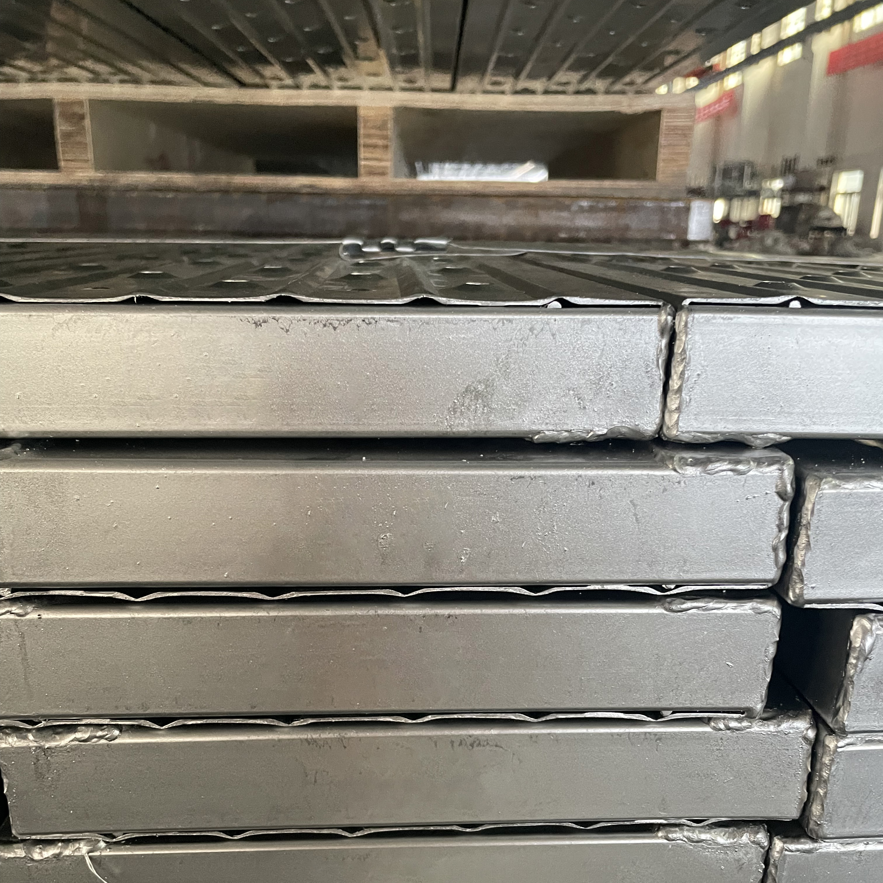 Uzavřen&aacute; ocelov&aacute; prkna