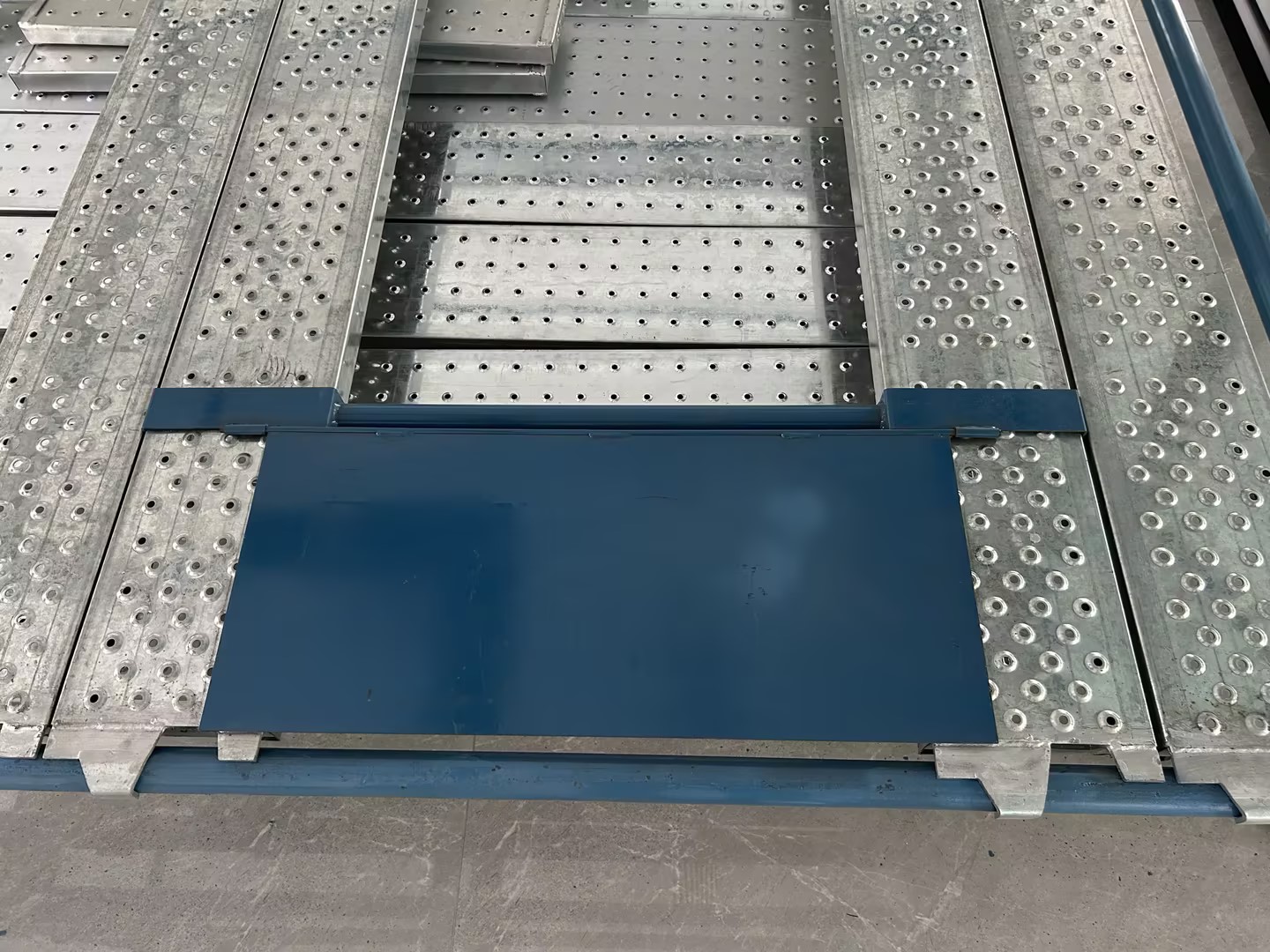 lešen&iacute; prkno