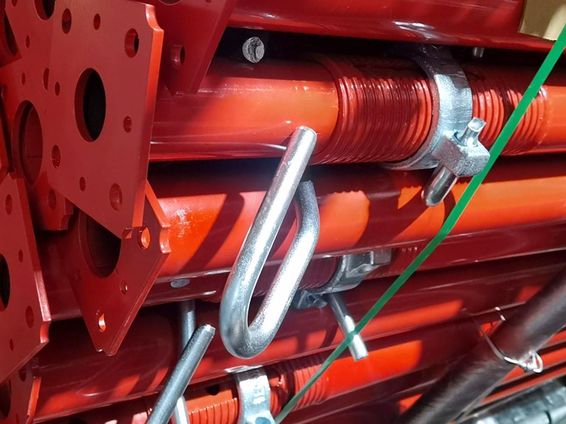 pr&aacute;škov&eacute; lakov&aacute;n&iacute;-ocel-podpěry