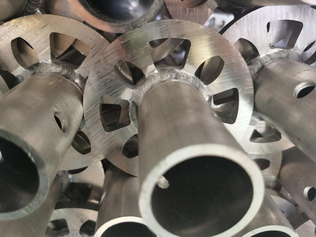 Hlin&iacute;kov&yacute; kruhov&yacute; le&scaron;en&iacute;