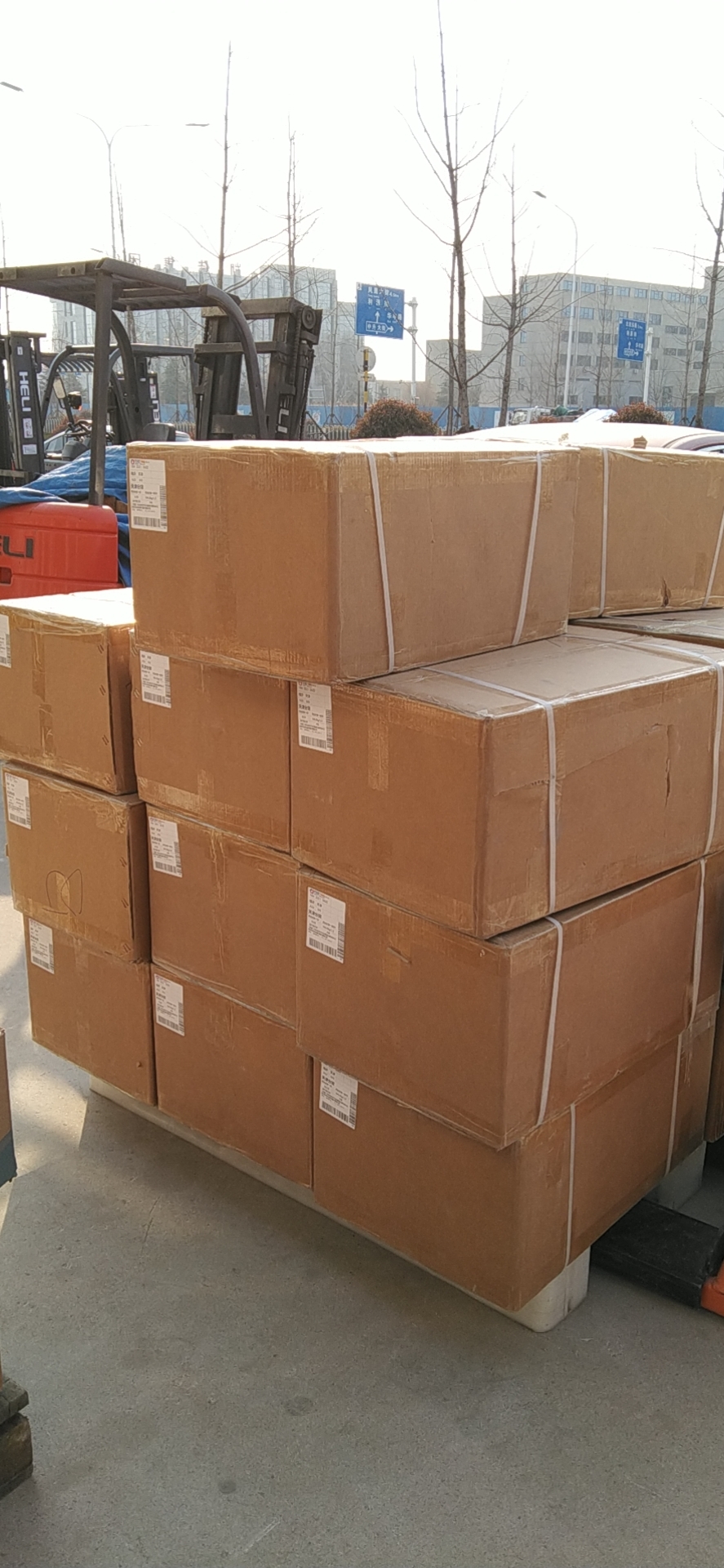 Z&aacute;hlav&iacute; n&aacute;strojů lešen&iacute; 07