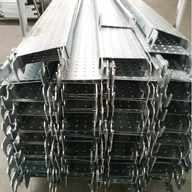 pro lešen&iacute; z galvnizovan&eacute;ho ocelov&eacute;ho standardu 