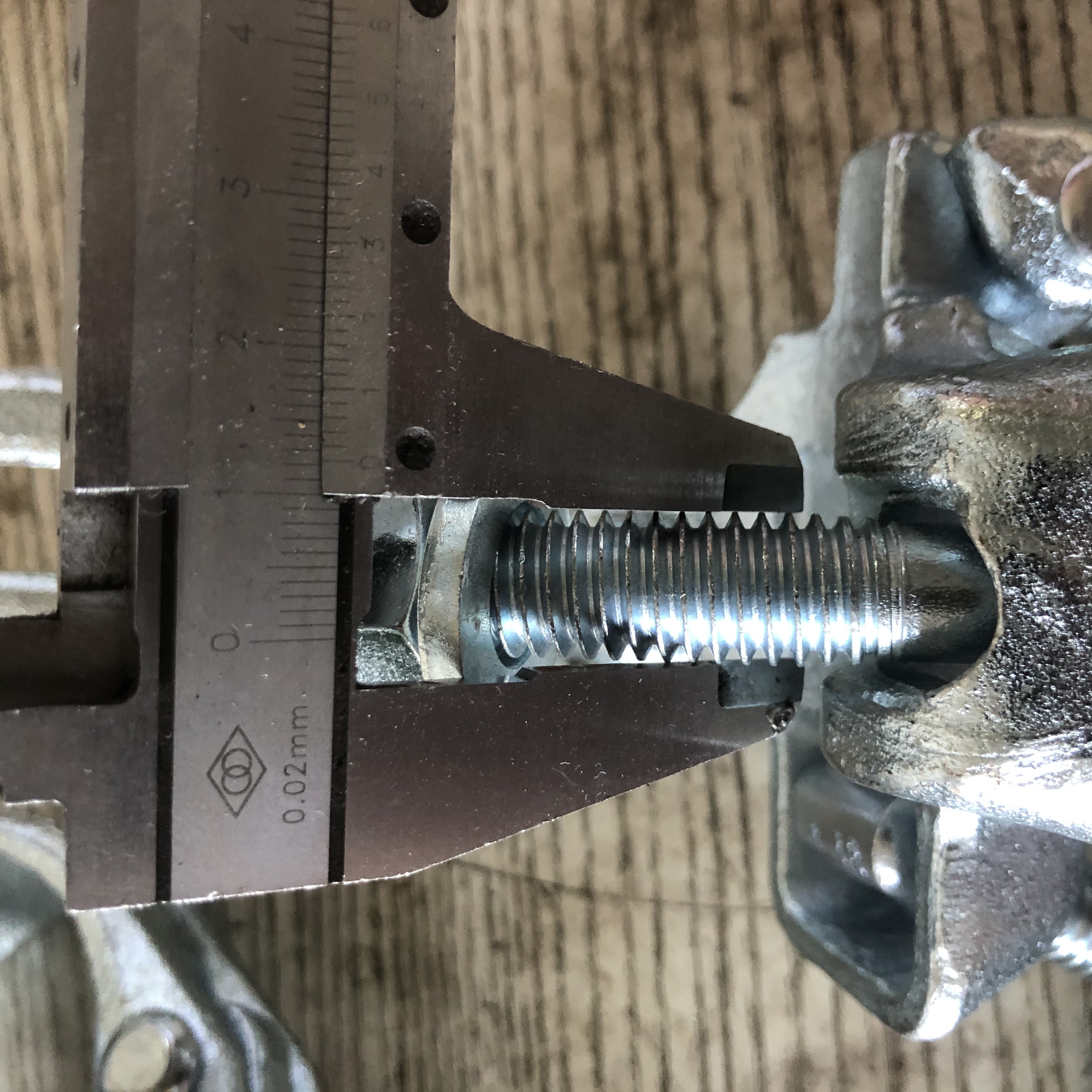 Drop kovan&yacute; dvojit&yacute; spojku