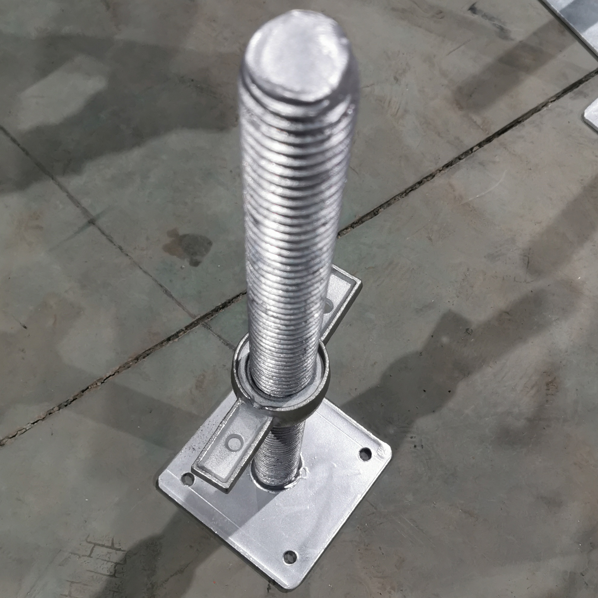 Pevn&yacute; šroubov&yacute; konektor