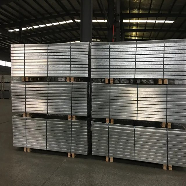 Ocelov&eacute; prkno 1