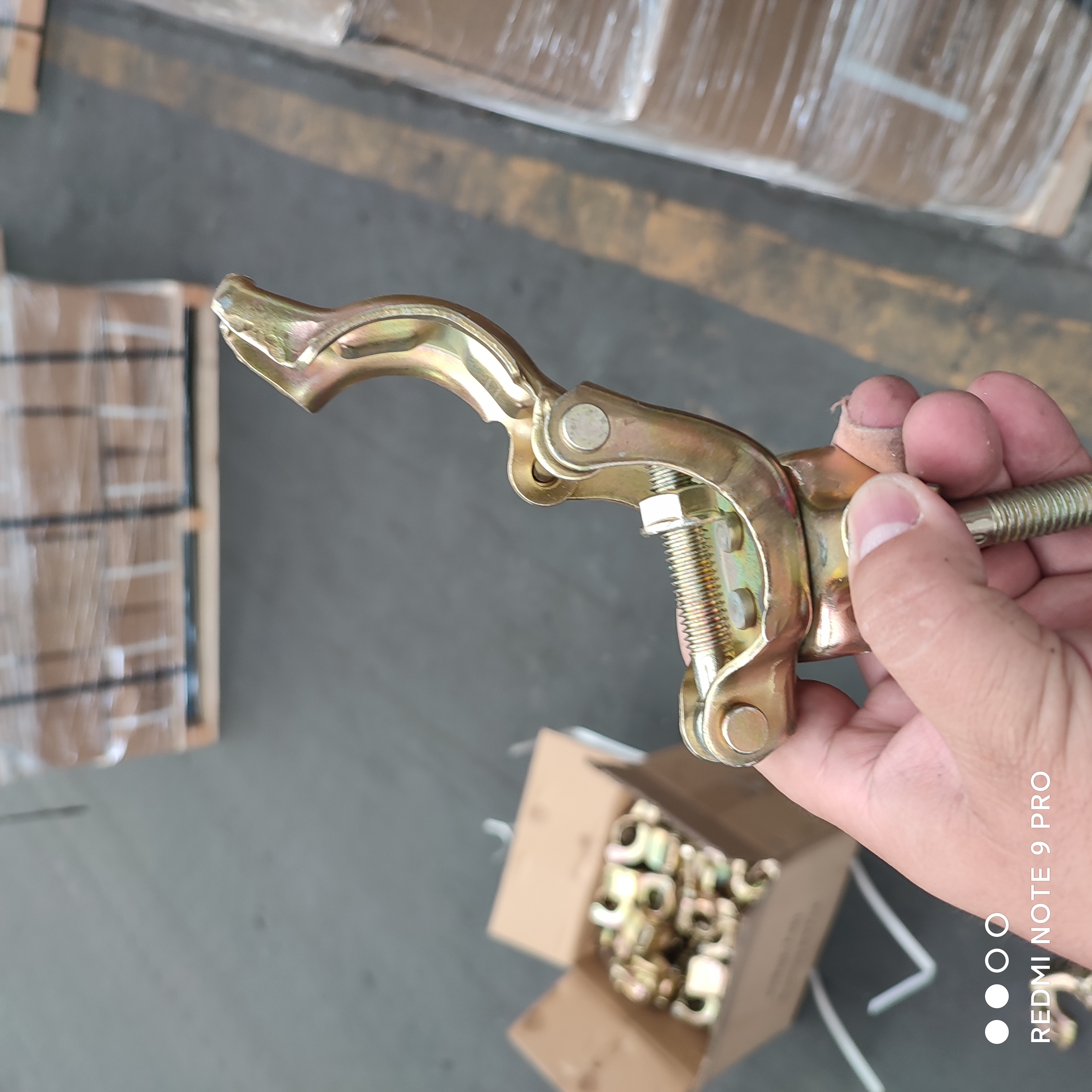 velikost lisovan&eacute; spojky 