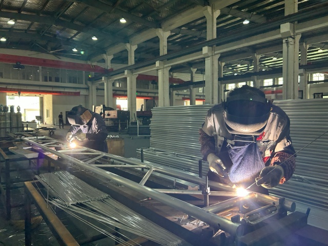 Nosn&iacute;k slitiny 