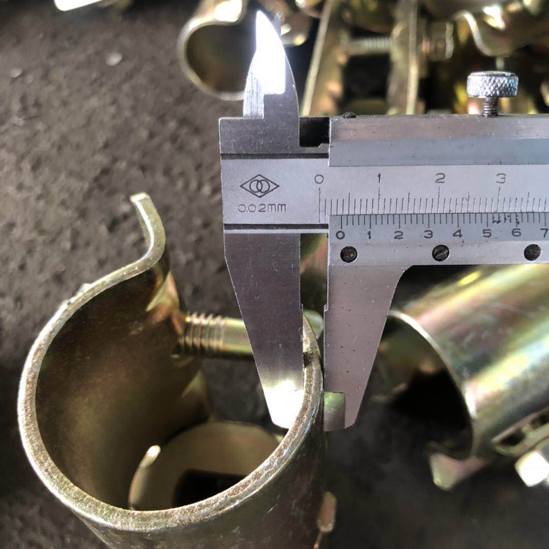 Stisknut&eacute; spojky s ruk&aacute;vem