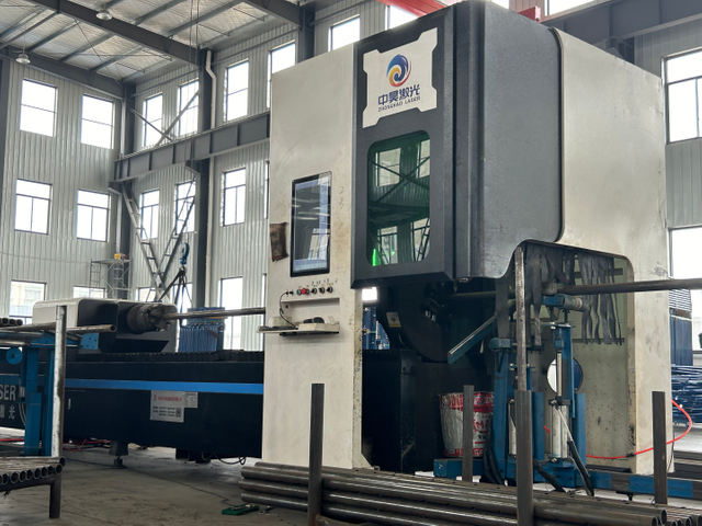 Acrow rekvizity řezání