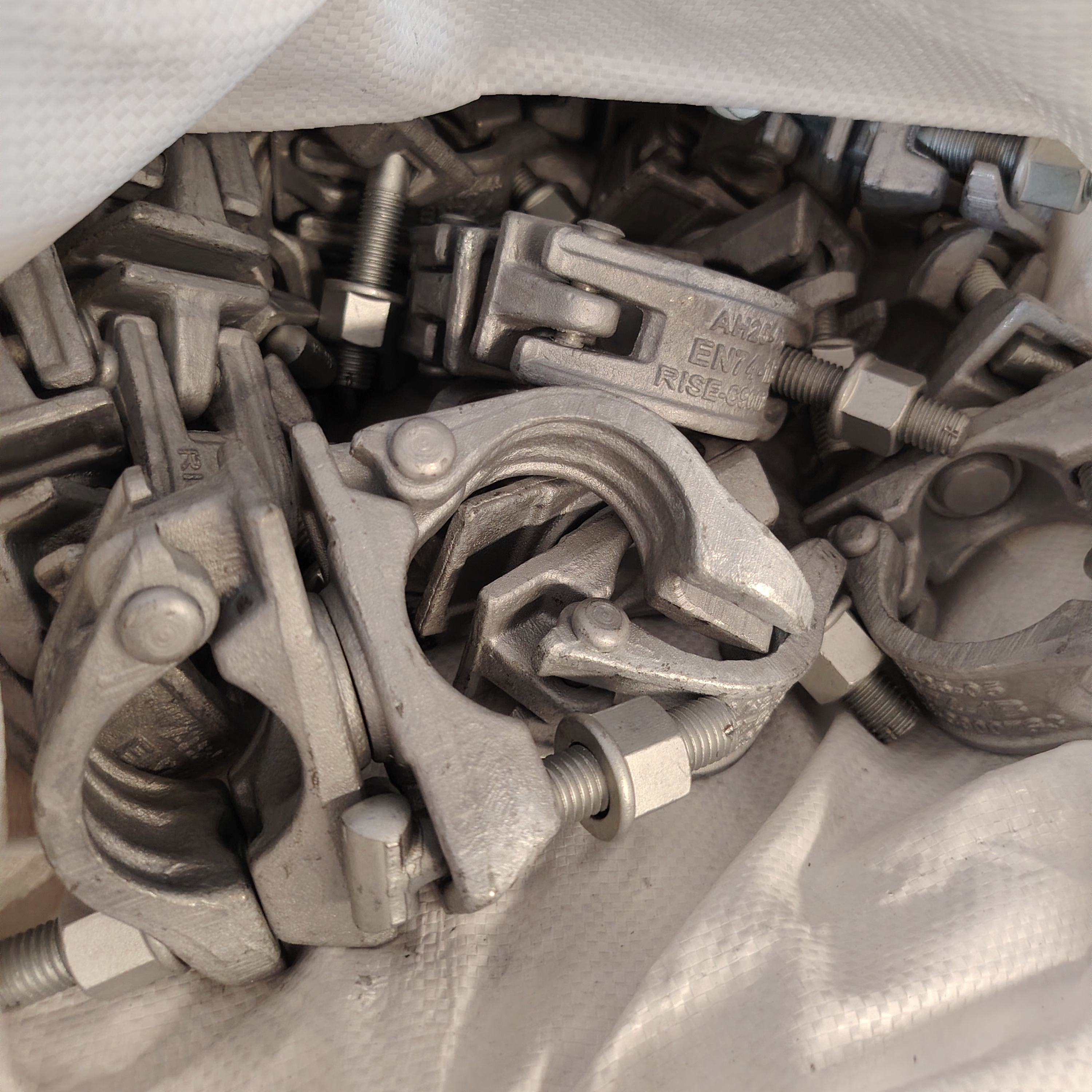 Otočná spojka KV 49 X 49 Objímka na lešení speciálního tvaru