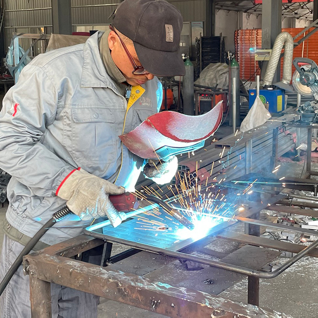 Dveře pasti le&scaron;en&iacute;