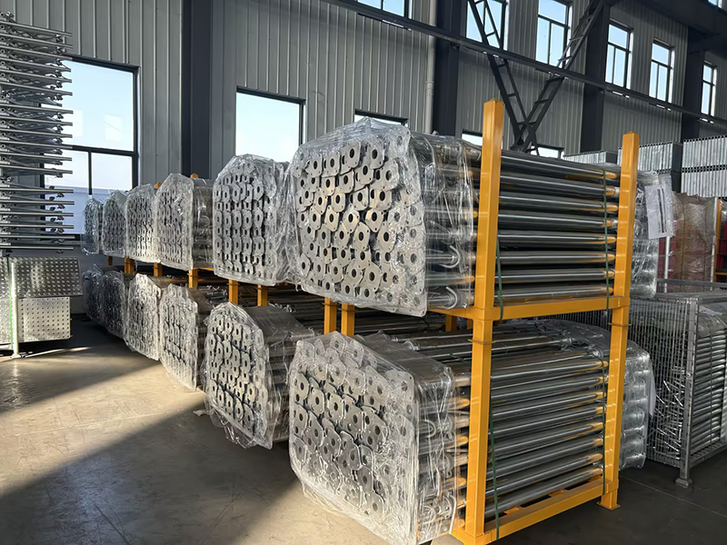 ocelov&eacute; podpěry 