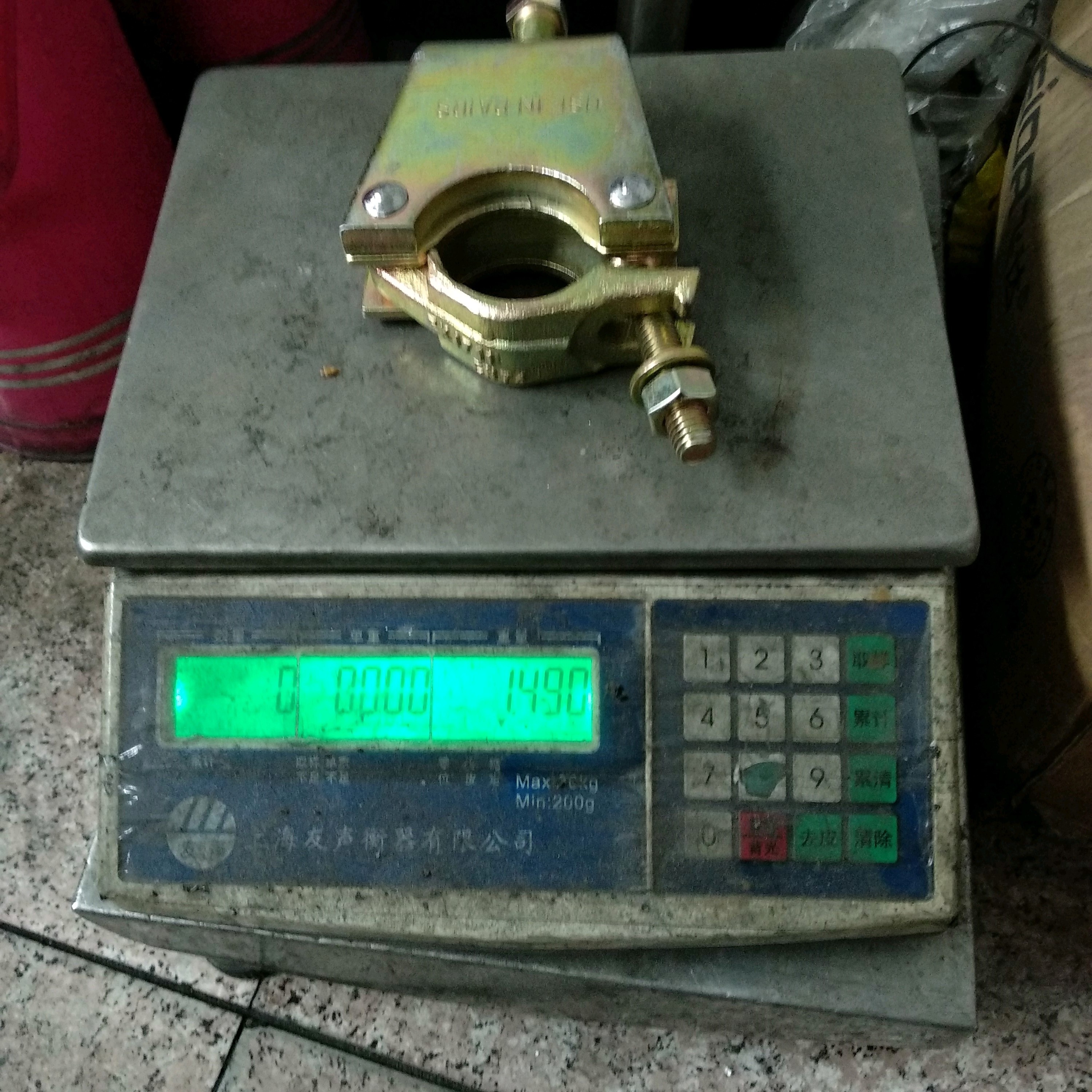 Drop kovan&yacute; nosn&iacute;k