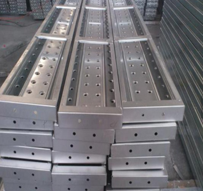 210*45 mm galvanizované ocelové prkno pro konstrukci