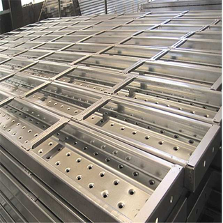 240*45 mm galvanizované ocelové prkno pro konstrukci BS1139