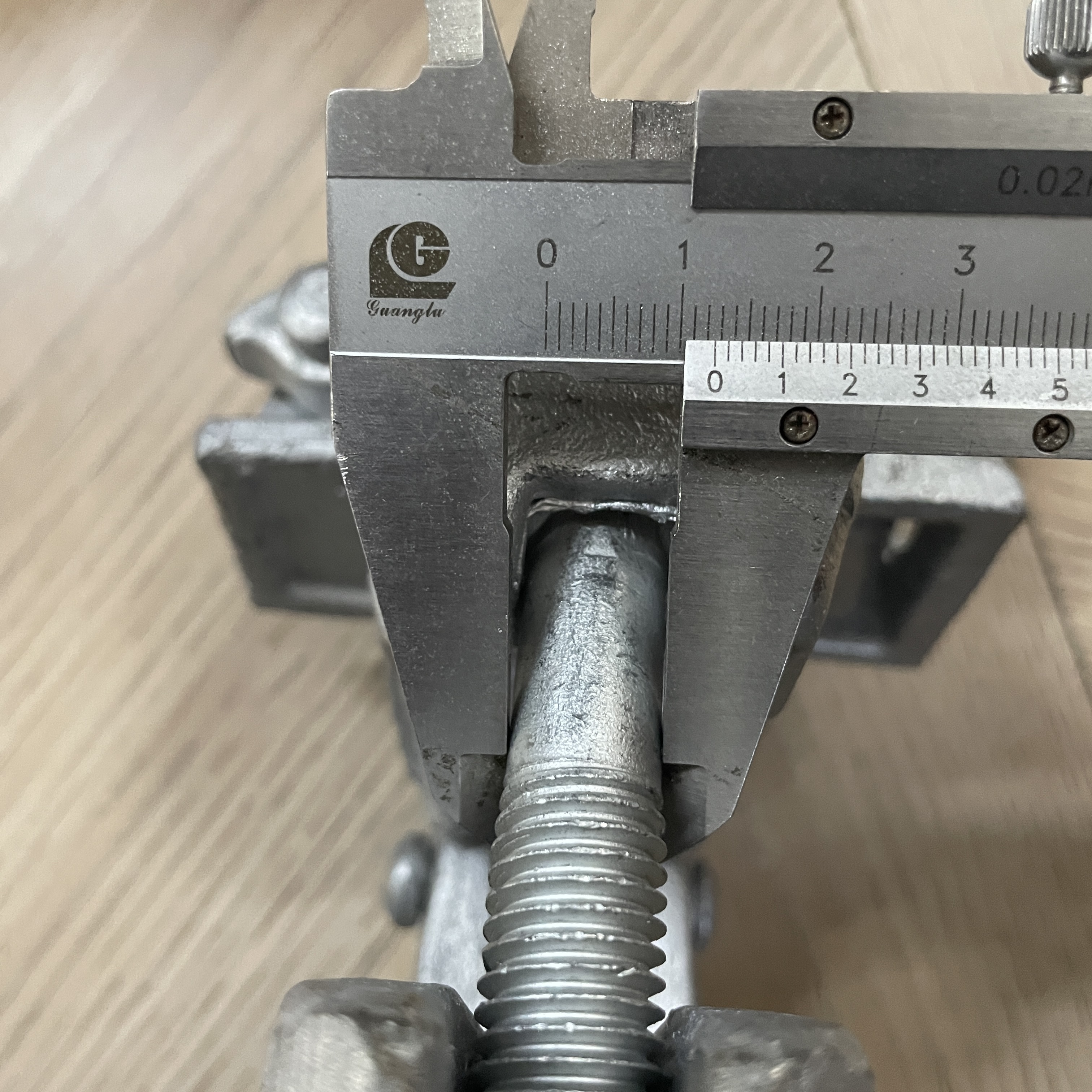 na lešen&iacute; speci&aacute;ln&iacute;ho tvaru Svorka 