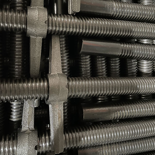 Nastavitelný pevný šroubový konektor s černým lešením 