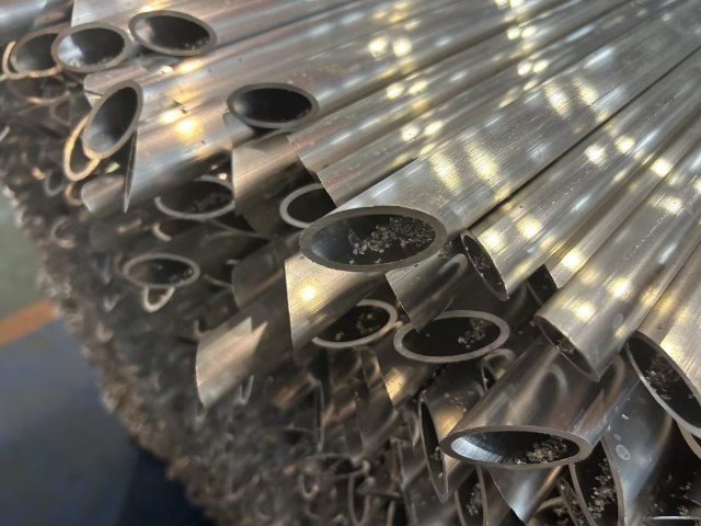 Nosn&iacute;k slitiny 