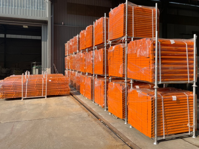 Malovan&eacute; le&scaron;en&iacute; s le&scaron;en&iacute;m