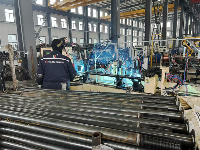 Nastavitelné svařovací sloupky