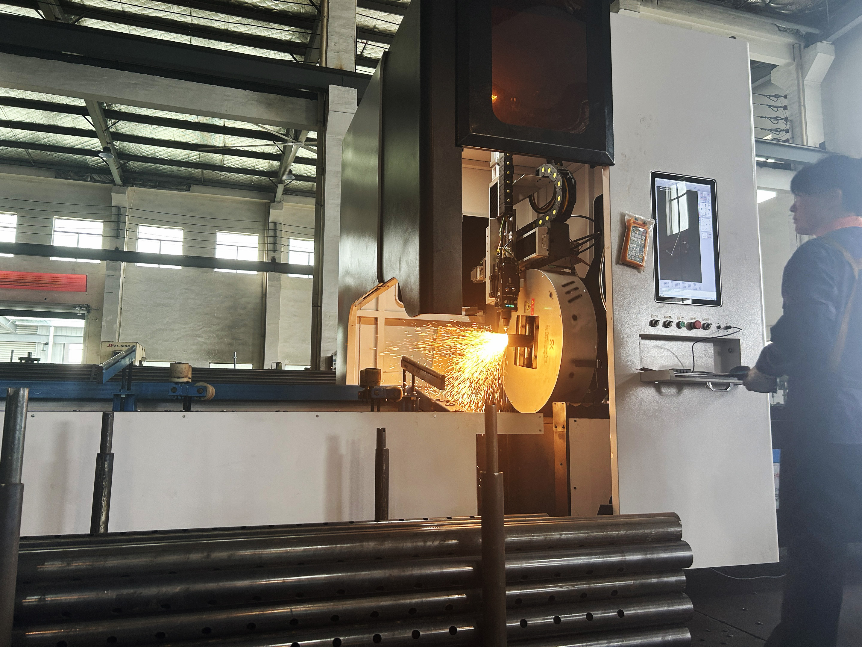 Nastaviteln&eacute; ocelov&eacute; podpěry 