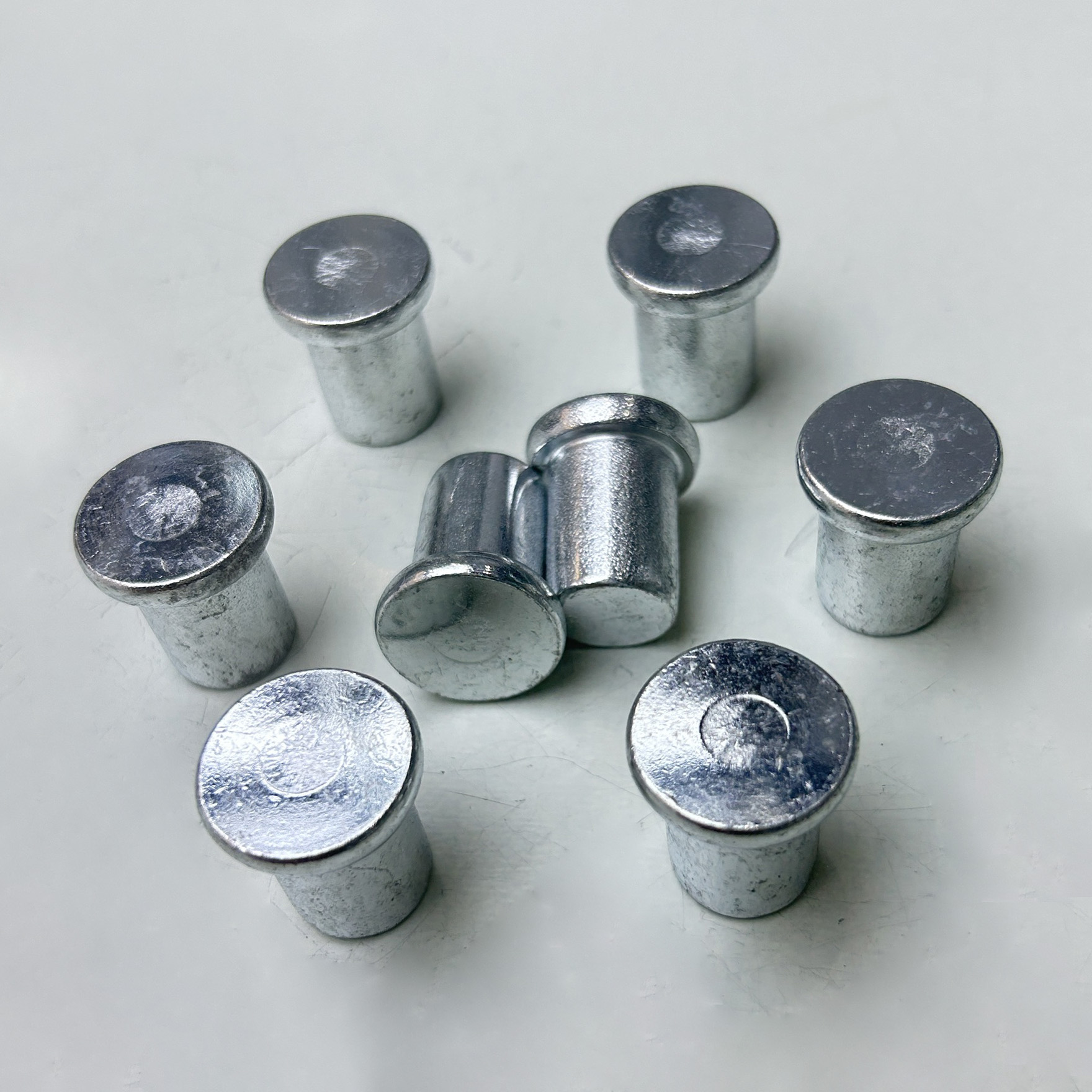 Německý spojovací nýt pro lešení