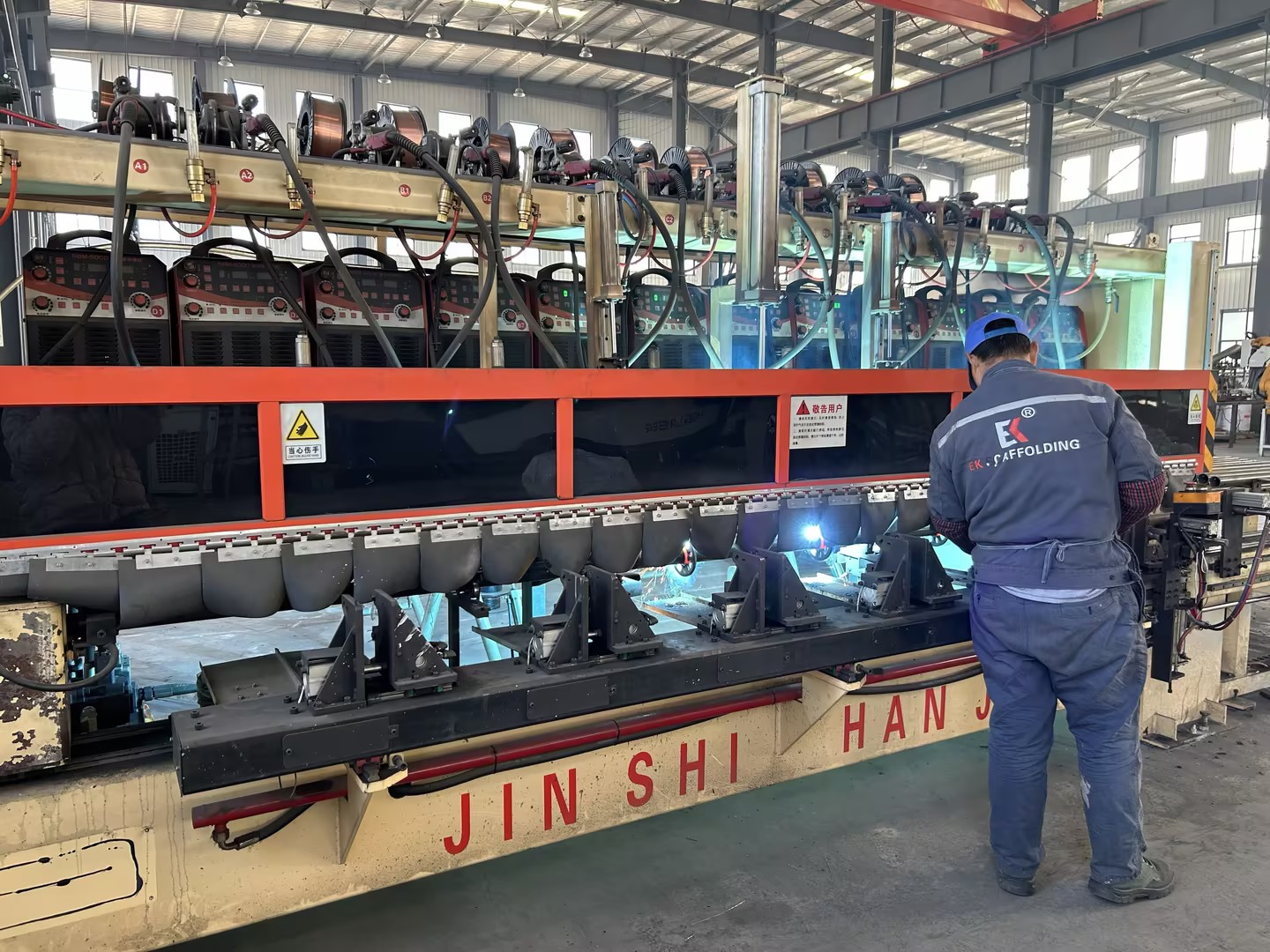 Svařov&aacute;n&iacute; lešen&iacute; Ringlock