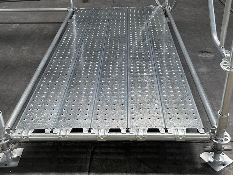 Jaké typy lešenářských prken se používají v systému lešení?