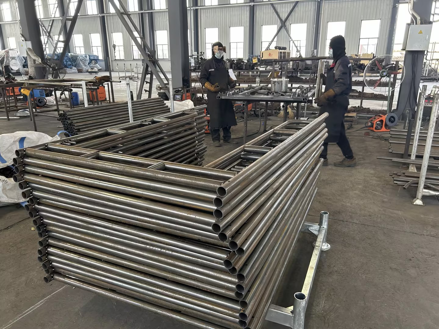 Pochoz&iacute; lešen&iacute; 