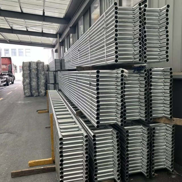 Nosník ocelového žebříku 6m