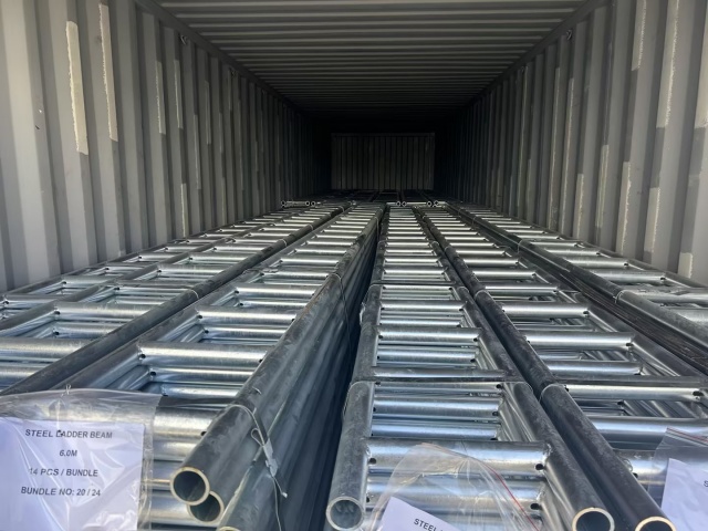 Ocelov&yacute; žebř&iacute;kov&yacute; nosn&iacute;k