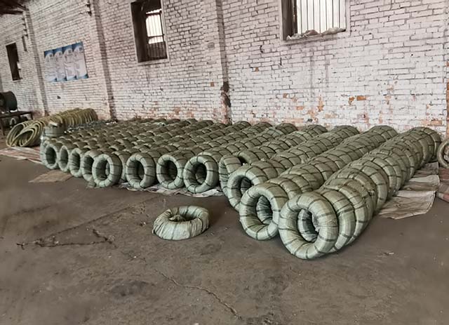 Dr&aacute;t lešen&iacute; 11