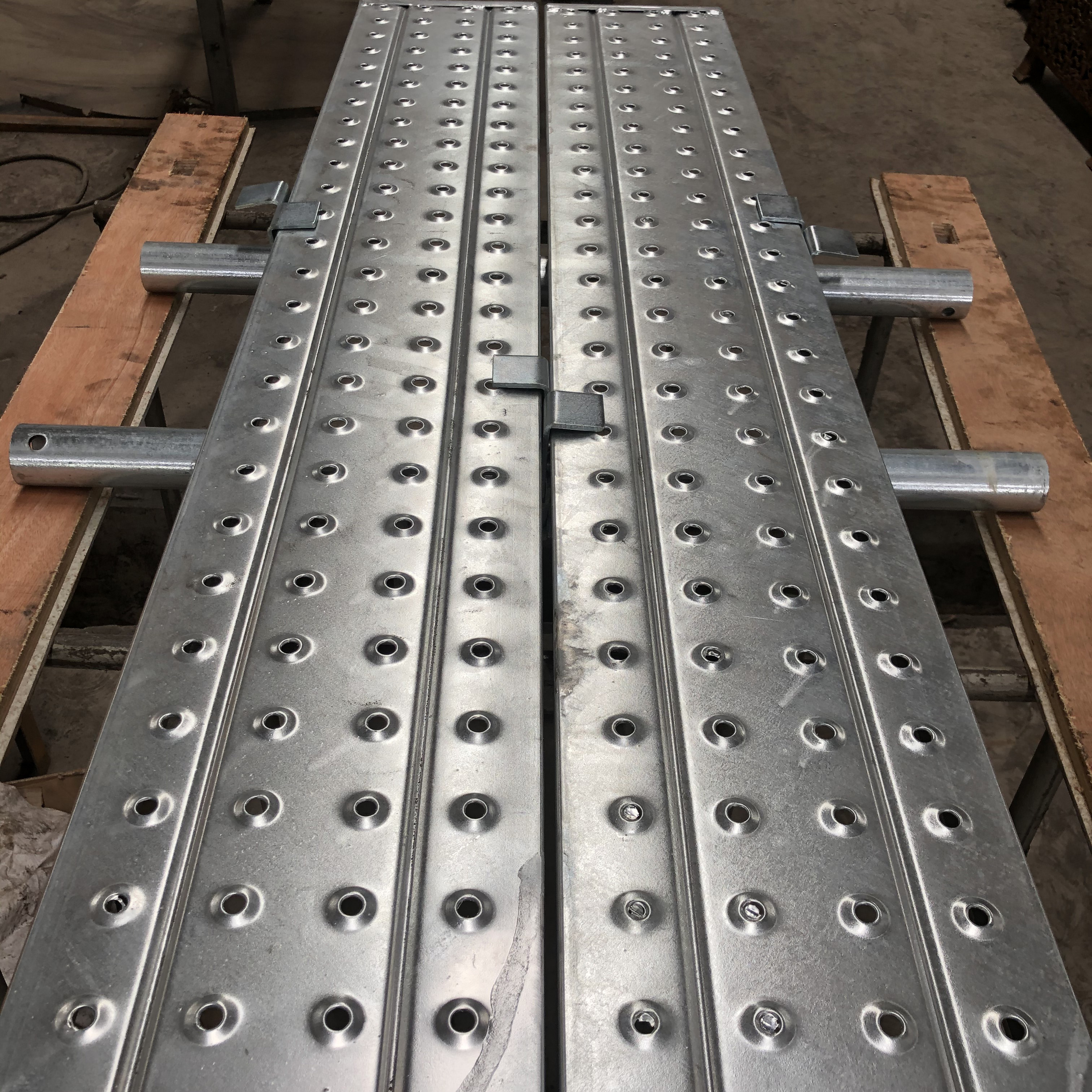 Upevňovac&iacute; spojka desky Balen&aacute; 