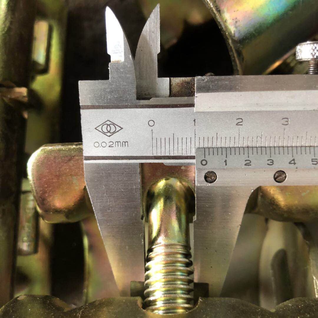 Stisknut&eacute; spojky s ruk&aacute;vem