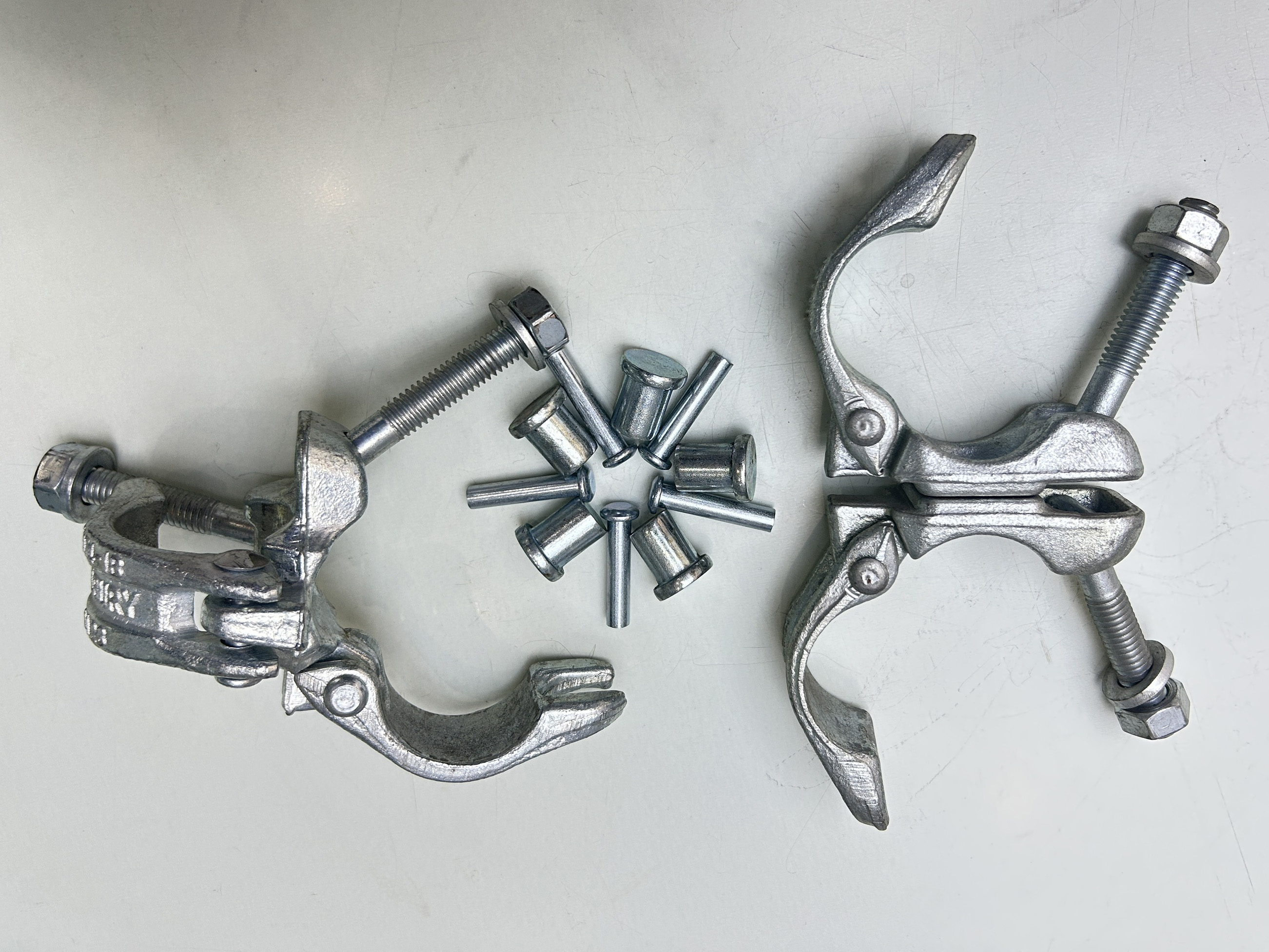 n&yacute;t lešen&iacute; spojka n&yacute;t 